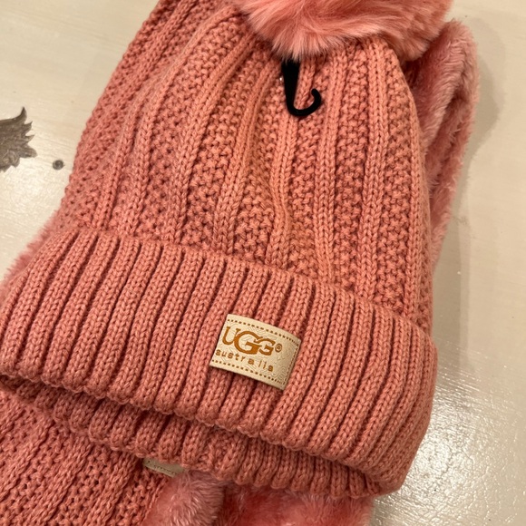 UGG Sweather weather Pink Pom pom Hat and Infinity Scarf Set NWT - Picture 3 of 5